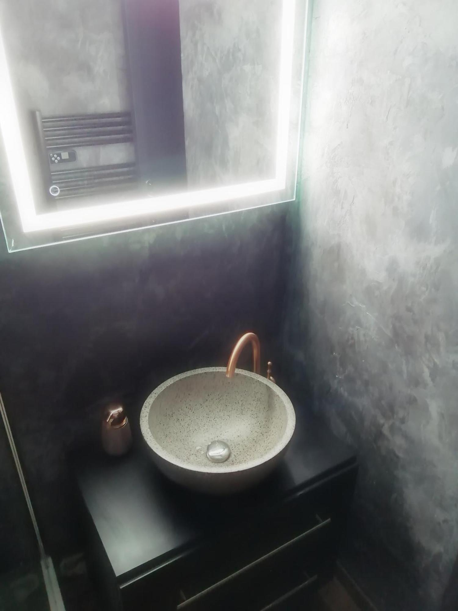 Appartement Avec Balneo Et Sauna Privatif - Le Rose Cuivre Troyes Kültér fotó